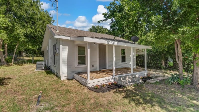 1220 N Rusk Street, Weatherford TX 76086 - Photo 2