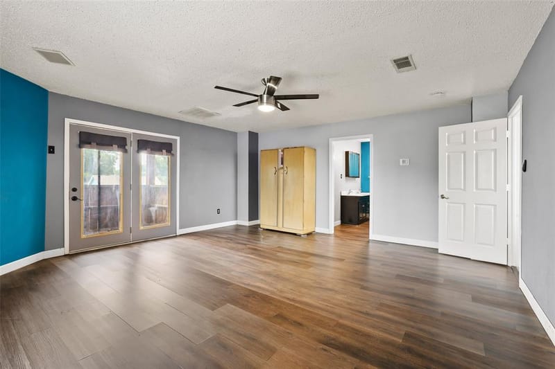 204 E Avenue D, Garland TX 75040 - Photo 17
