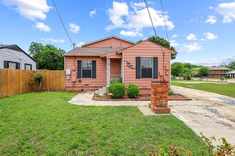 204 E Avenue D, Garland TX 75040