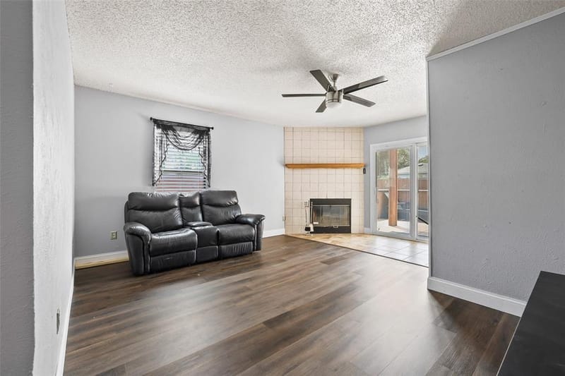 204 E Avenue D, Garland TX 75040 - Photo 10