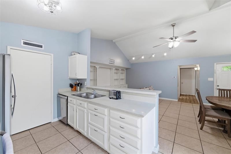 7254 Pineberry Road, Dallas TX 75249 - Photo 15