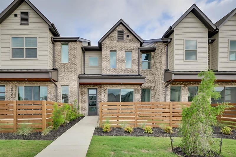 2620 La Cala Drive, Grand Prairie TX 75054