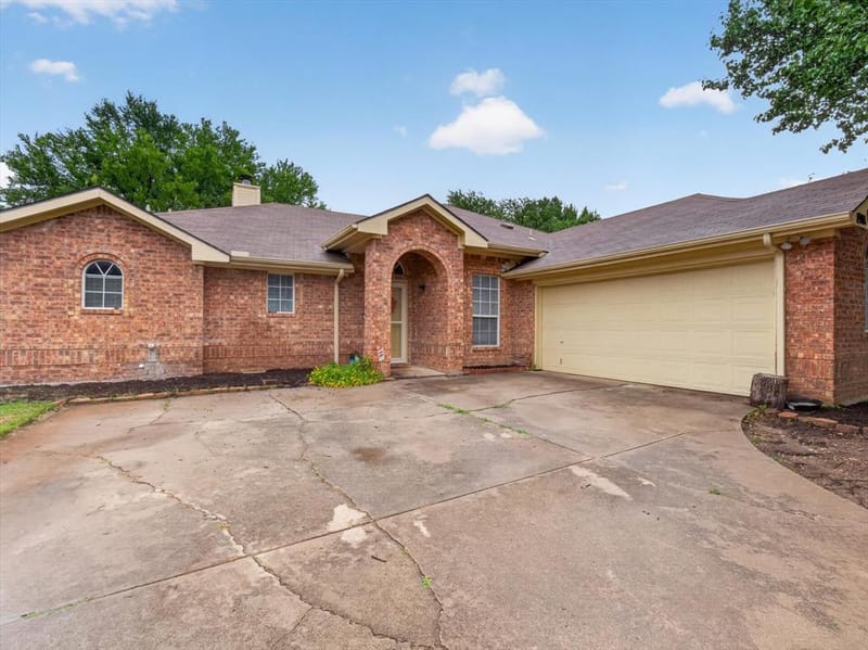 1901 Le Sage Court, Denton TX 76208 - Photo 3