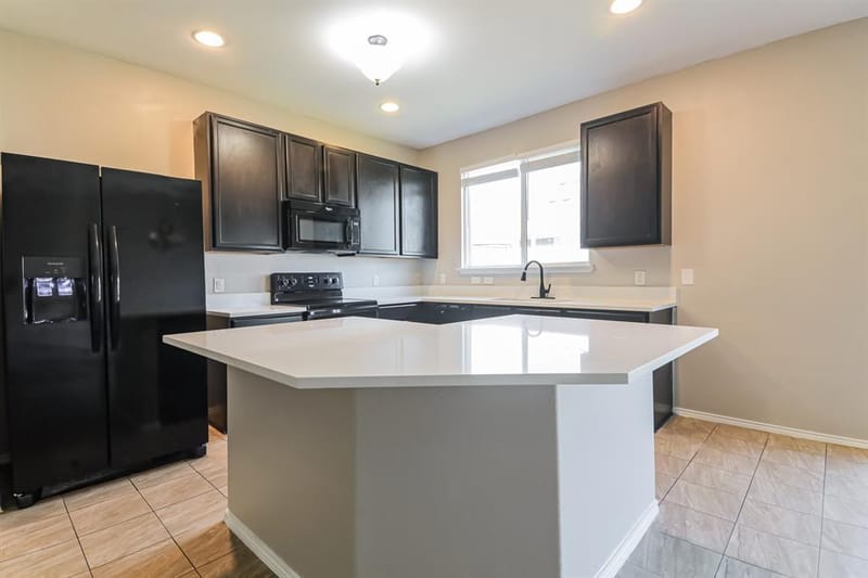 9109 Cranston Court, Providence Village TX 76227 - Photo 17