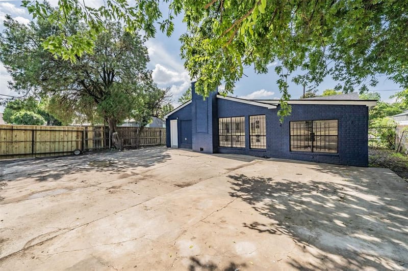 2402 E Overton Road, Dallas TX 75216 - Photo 23