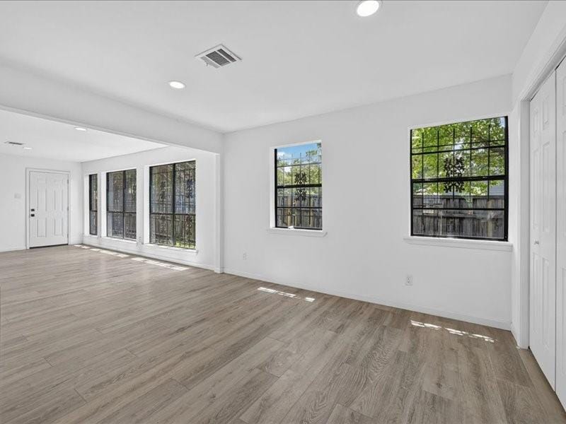 2402 E Overton Road, Dallas TX 75216 - Photo 17