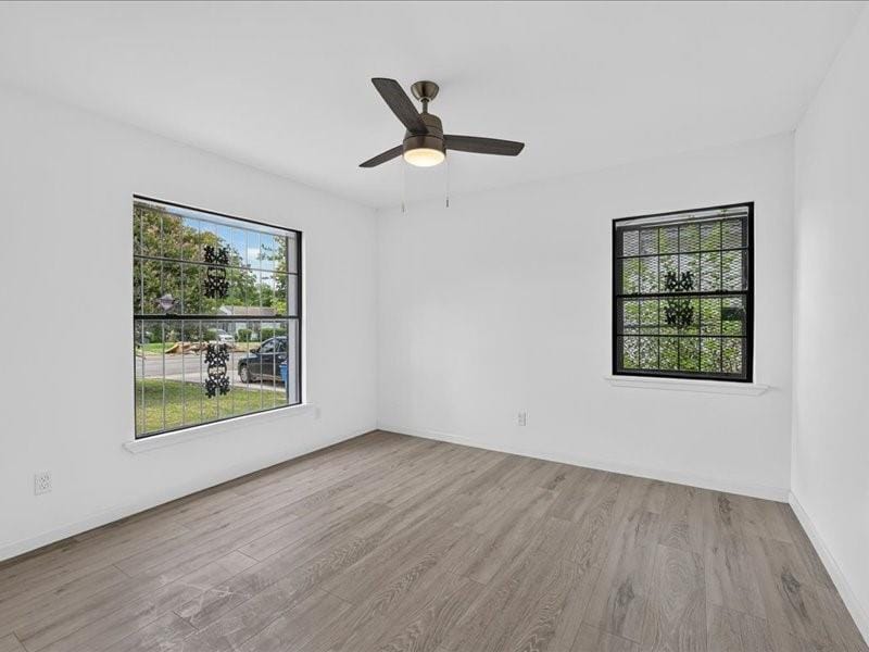 2402 E Overton Road, Dallas TX 75216 - Photo 10