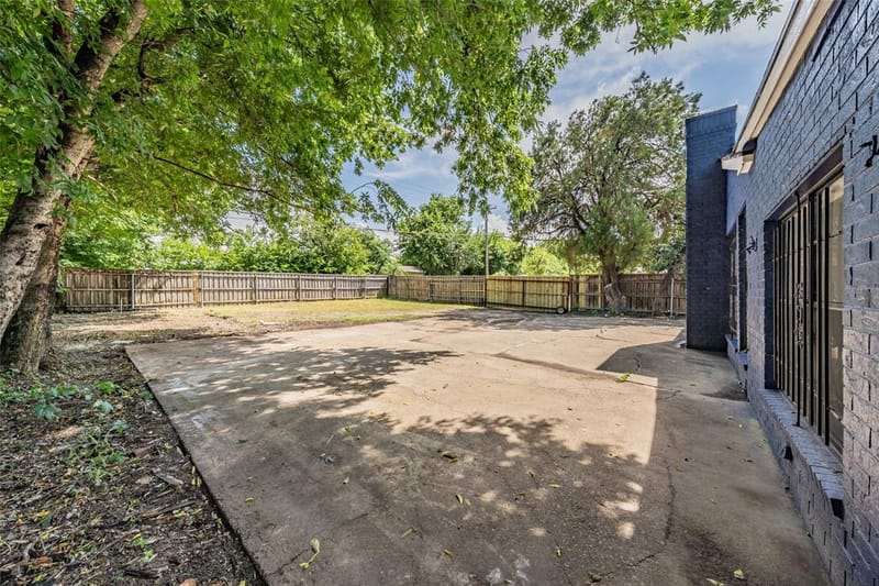 2402 E Overton Road, Dallas TX 75216 - Photo 25