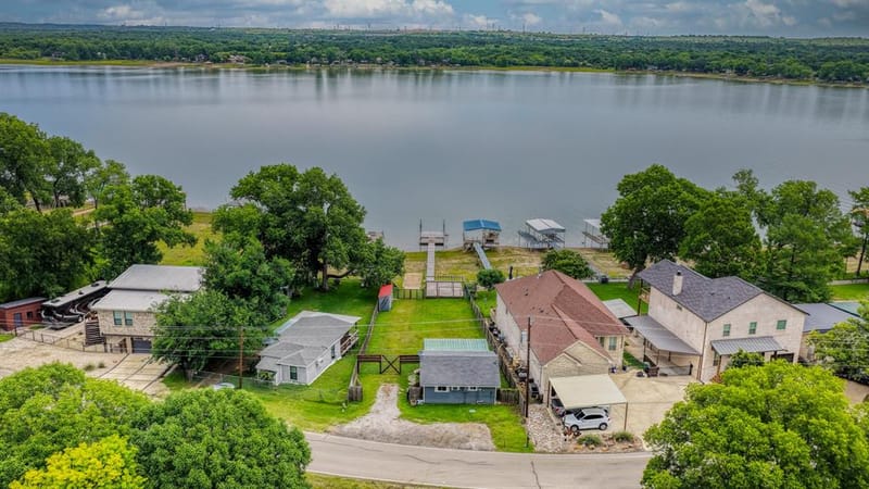 1028 W Lake Drive, Weatherford TX 76087 - Photo 4