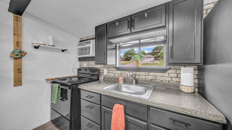 1028 W Lake Drive, Weatherford TX 76087 - Photo 8