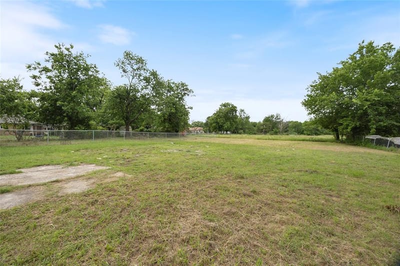 4305 Templeton Street, Greenville TX 75401 - Photo 32