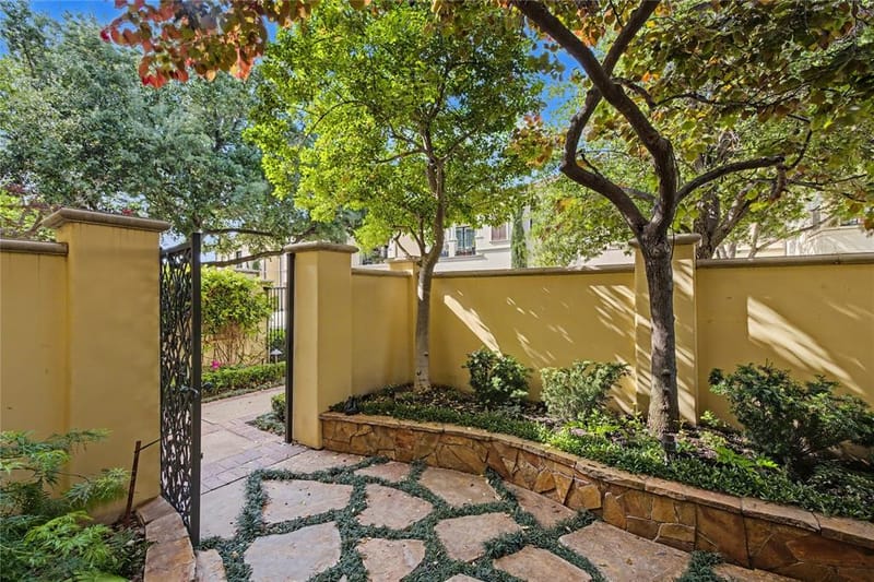 2713 Calder Court, Fort Worth TX 76107 - Photo 33