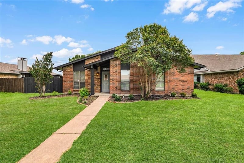 3120 Mayfair Drive, Carrollton TX 75007 - Photo 4