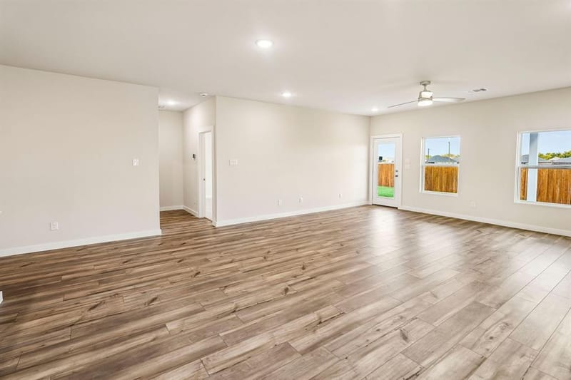 356 Declan Street, Springtown TX 76082 - Photo 5