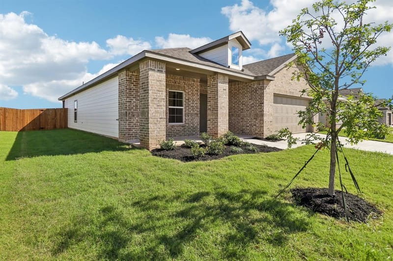 360 Declan Street, Springtown TX 76082 - Photo 2