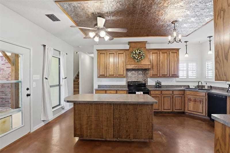 2421 Pecan Springs Road, Cleburne TX 76031 - Photo 16