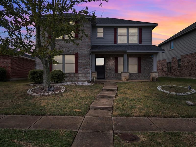 2917 Mayfair Lane, Lancaster TX 75134 - Photo 6