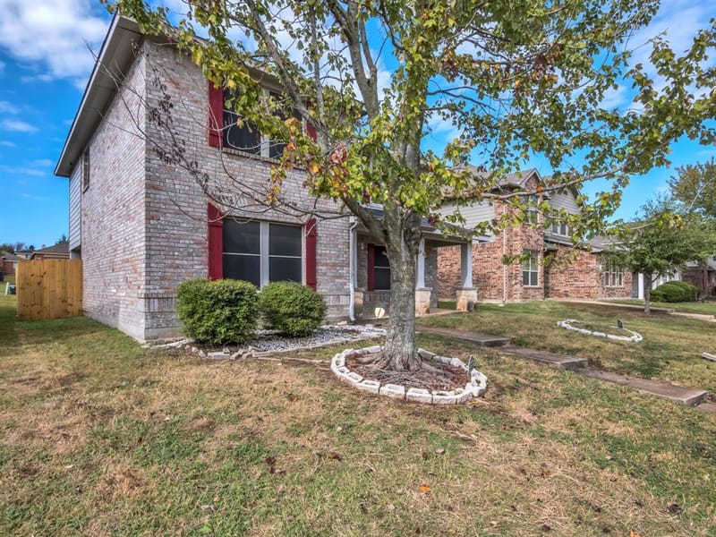 2917 Mayfair Lane, Lancaster TX 75134 - Photo 7