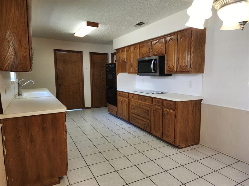 1201 Dandelion Drive, Garland TX 75043 - Photo 9