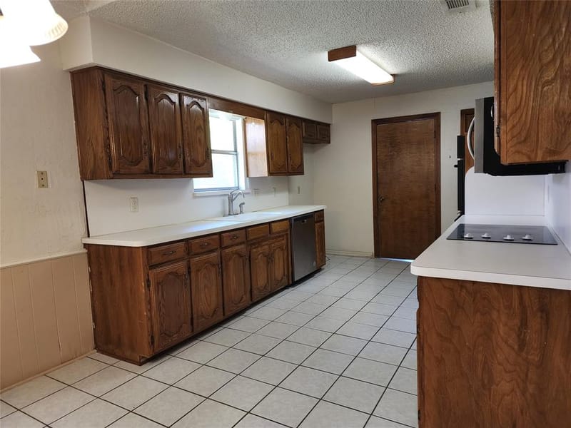 1201 Dandelion Drive, Garland TX 75043 - Photo 10