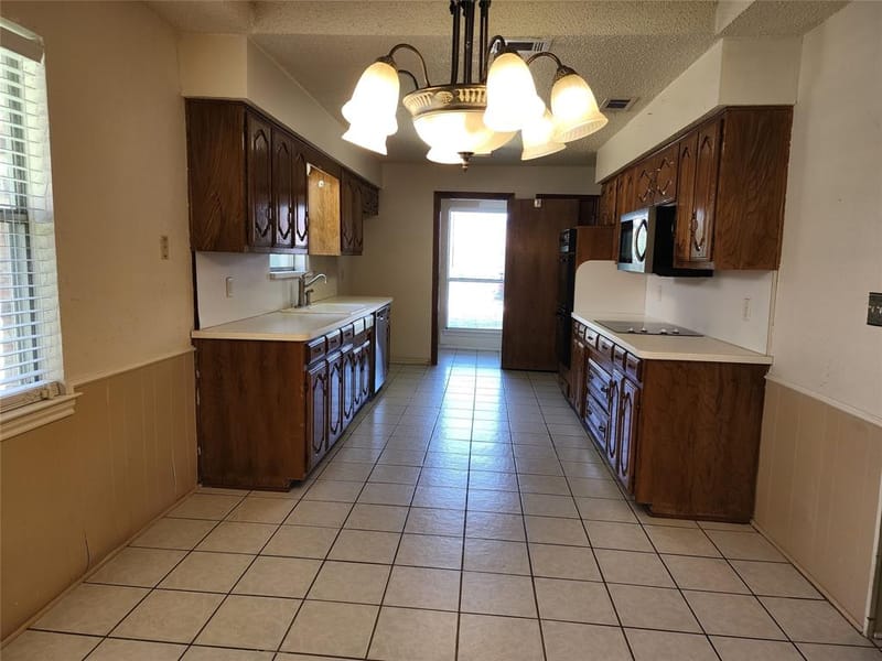 1201 Dandelion Drive, Garland TX 75043 - Photo 11