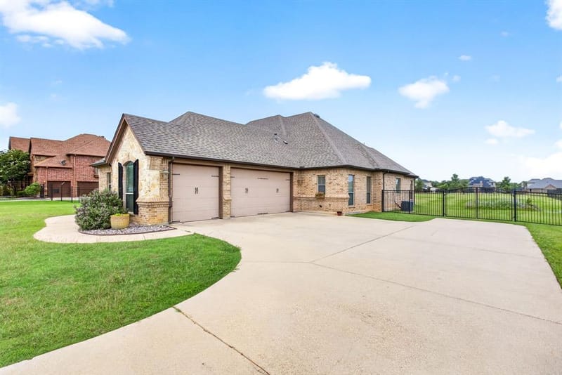 7233 Granville Drive, Mansfield TX 76063 - Photo 3