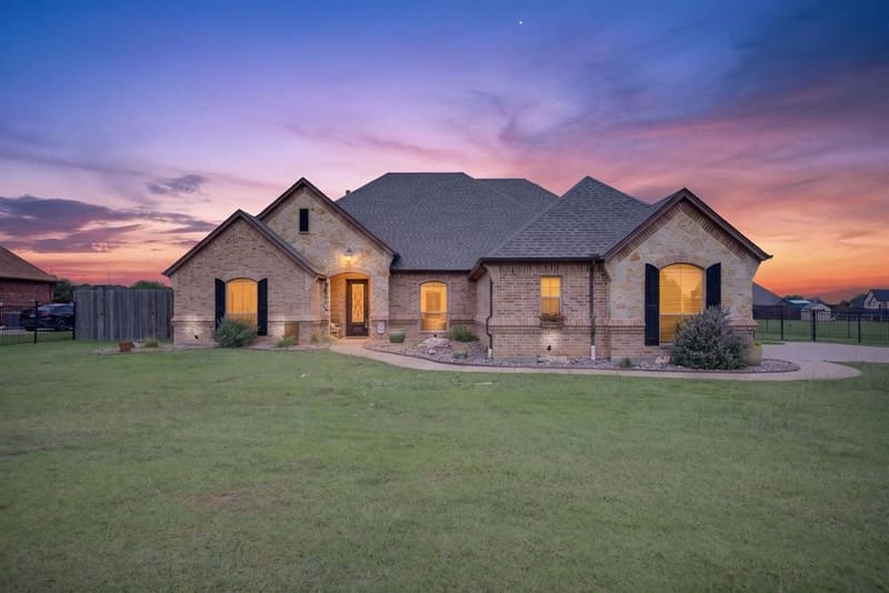 7233 Granville Drive, Mansfield TX 76063