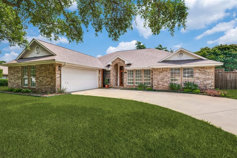 1125 Madlynne Drive, Cedar Hill TX 75104 - Photo 3