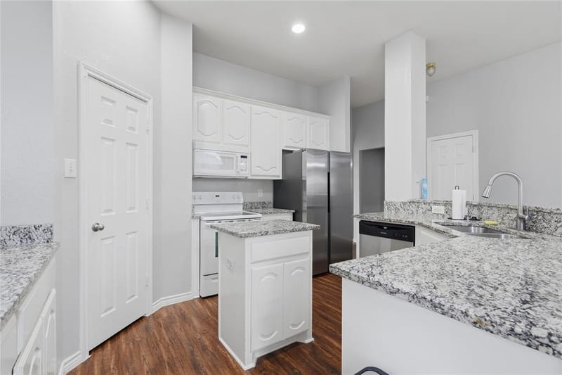 1700 Wylie Creek Drive, DeSoto TX 75115 - Photo 11