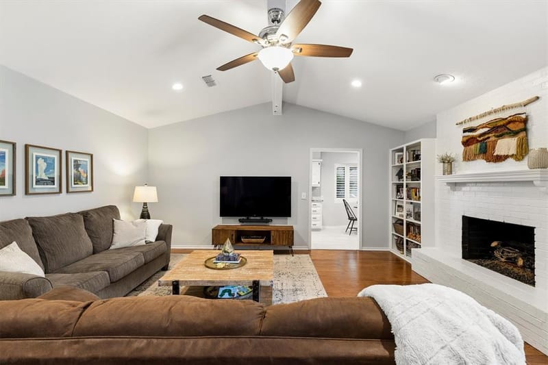 1809 Greenway Drive, Plano TX 75075 - Photo 8