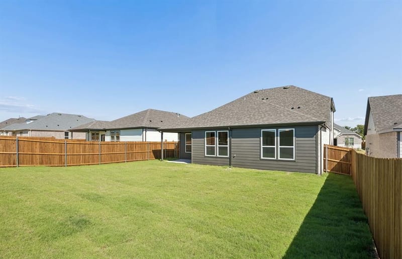 425 Avian Way, Godley TX 76044 - Photo 24