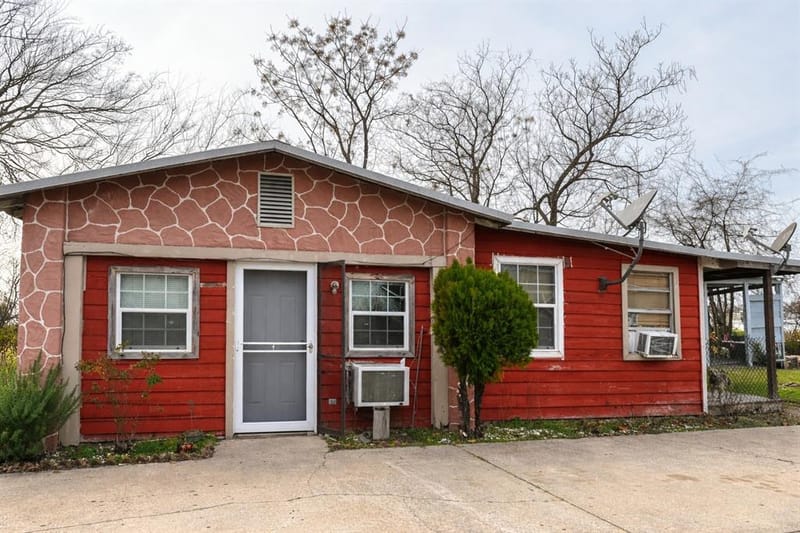108 N Ellis Ave Avenue, Mount Pleasant TX 75455 - Photo 3