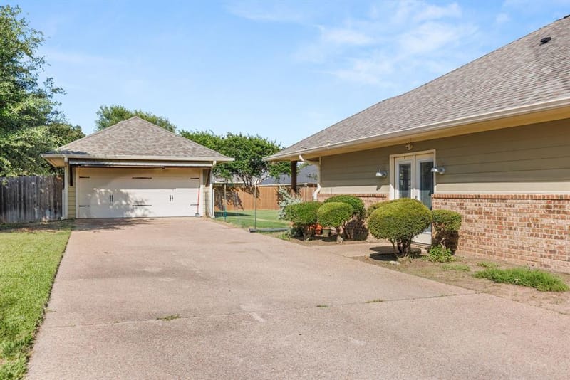 10609 Aquilla Trail, Waco TX 76708 - Photo 6