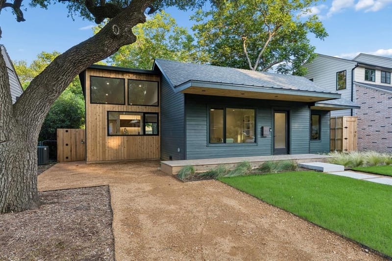 9028 Santa Clara Drive, Dallas TX 75218 - Photo 2