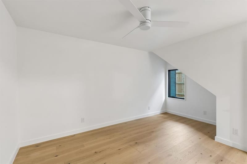 9028 Santa Clara Drive, Dallas TX 75218 - Photo 11