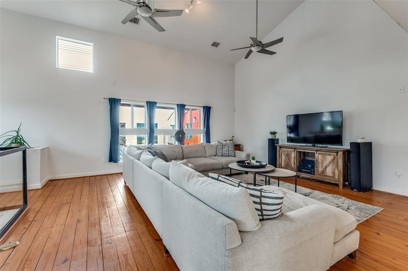 4605 Lester Drive, Dallas TX 75219 - Photo 10
