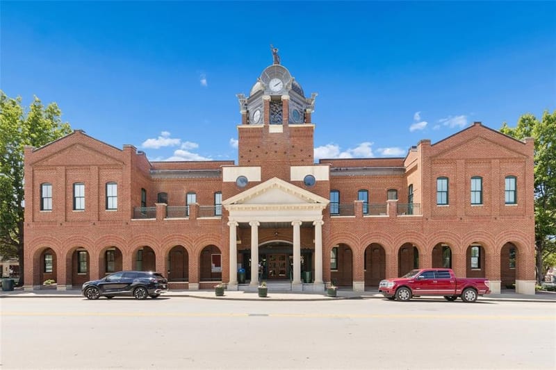 1120 S Pine Street, Grapevine TX 76051 - Photo 17