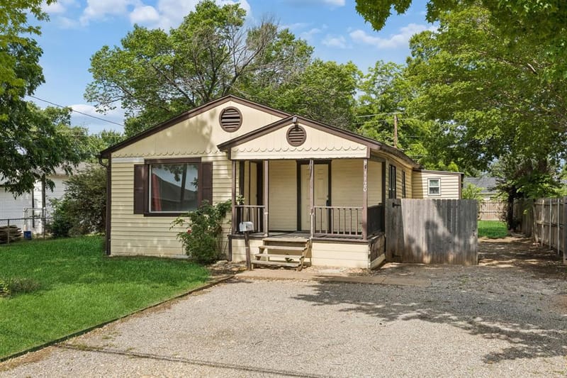 1120 S Pine Street, Grapevine TX 76051 - Photo 5