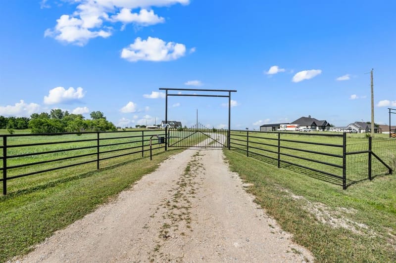 2141 Old Denton Road, Decatur TX 76234 - Photo 7