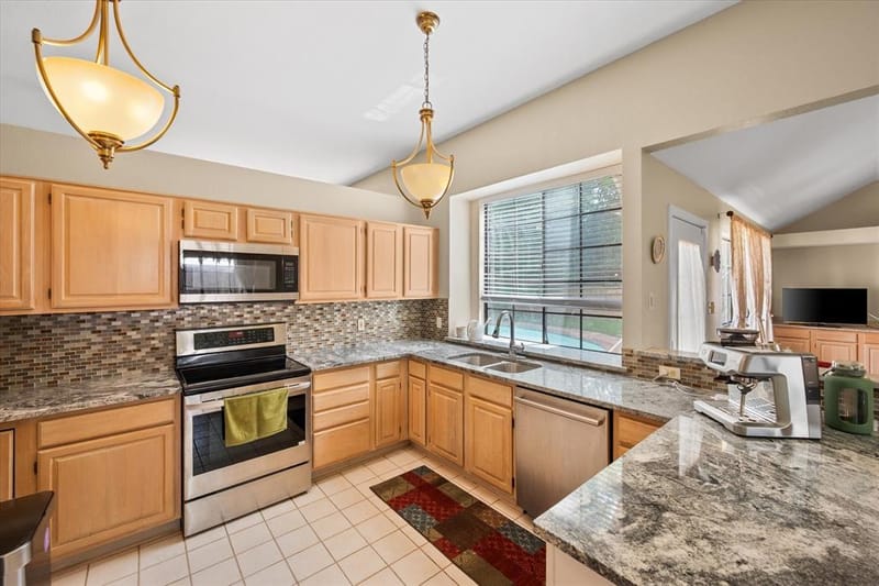 4137 Mapleridge Drive, Grapevine TX 76051 - Photo 13