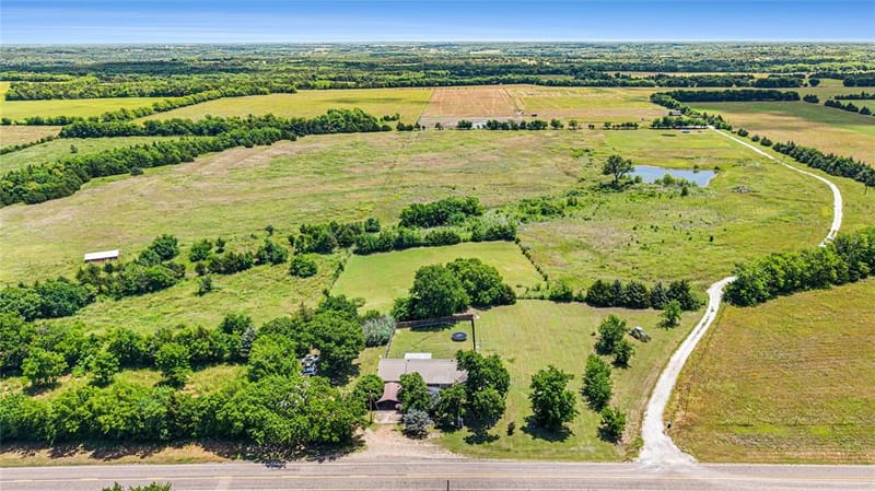 2382 N FM 1743 Road, Windom TX 75492 - Photo 5