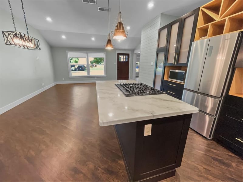 1108 E Russell Avenue, Carrollton TX 75006 - Photo 7
