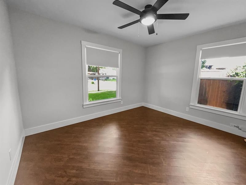1108 E Russell Avenue, Carrollton TX 75006 - Photo 8