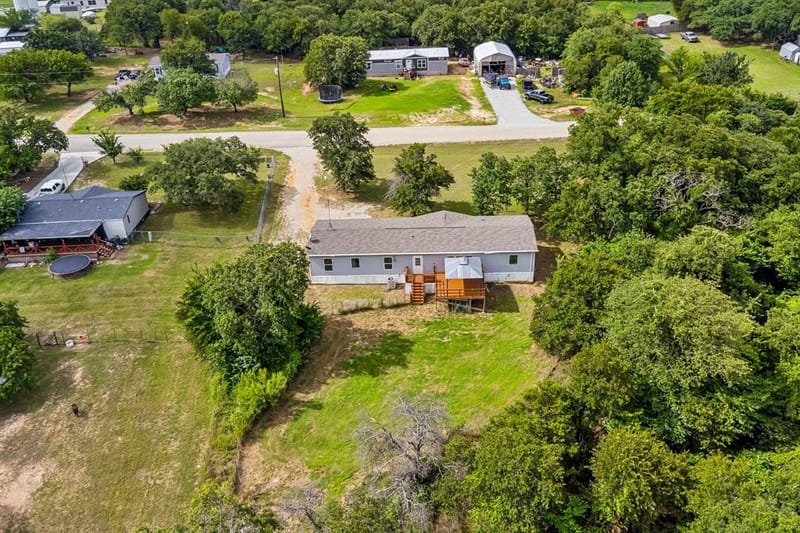 139 Cedar Drive, Azle TX 76020 - Photo 32