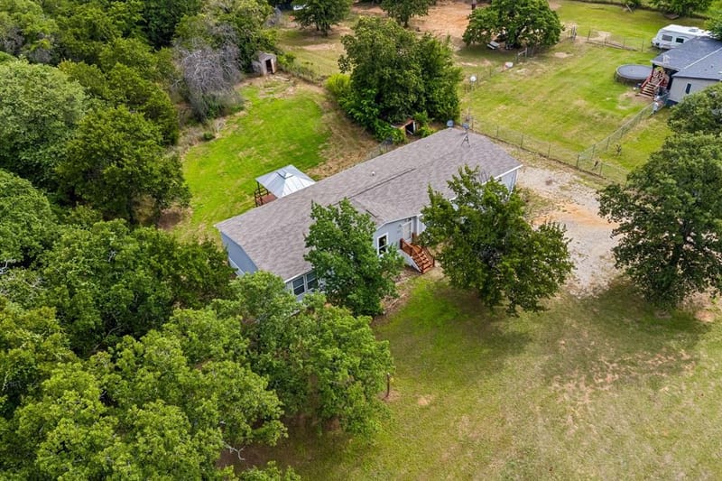 139 Cedar Drive, Azle TX 76020 - Photo 31
