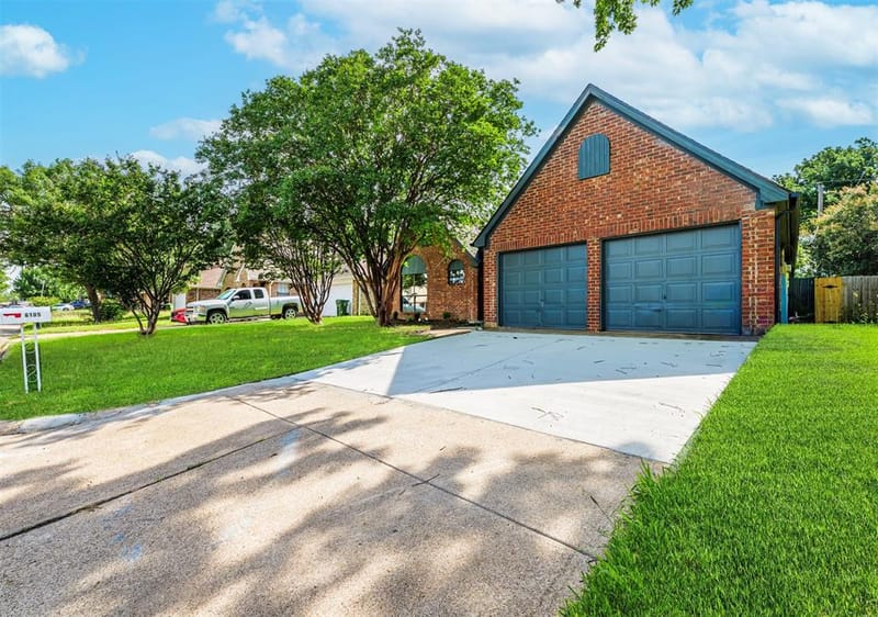 6105 Meadowside Trail, Arlington TX 76017 - Photo 2