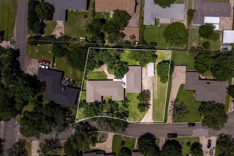 708 Topeka Drive, Woodway TX 76712 - Photo 2