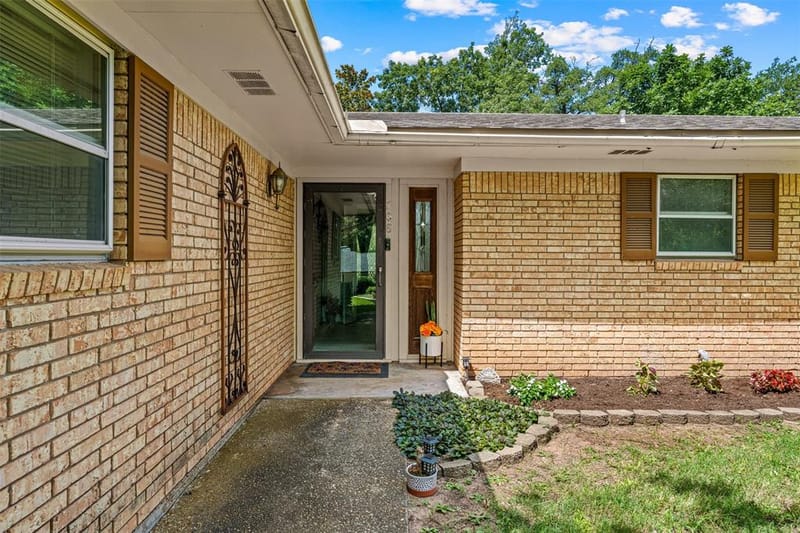 708 Topeka Drive, Woodway TX 76712 - Photo 6