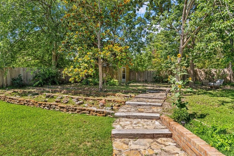 708 Topeka Drive, Woodway TX 76712 - Photo 26