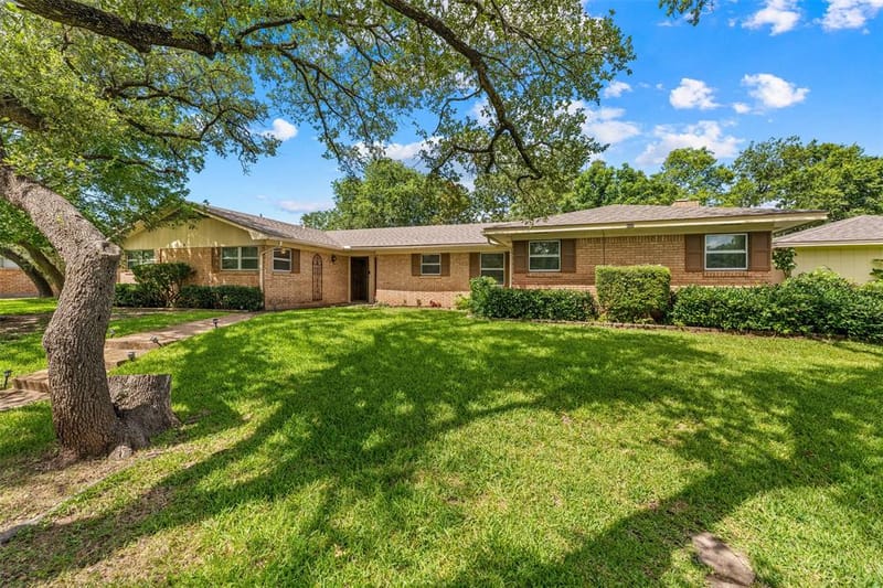 708 Topeka Drive, Woodway TX 76712 - Photo 3